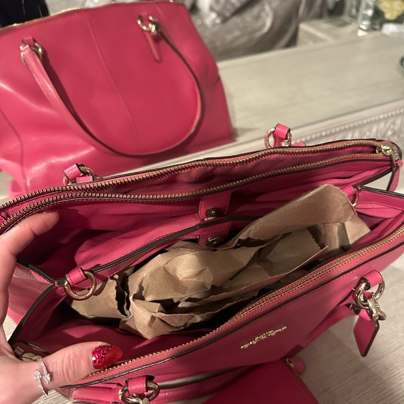 Pick Coach purse and matching wallet - Picture 4 of 9